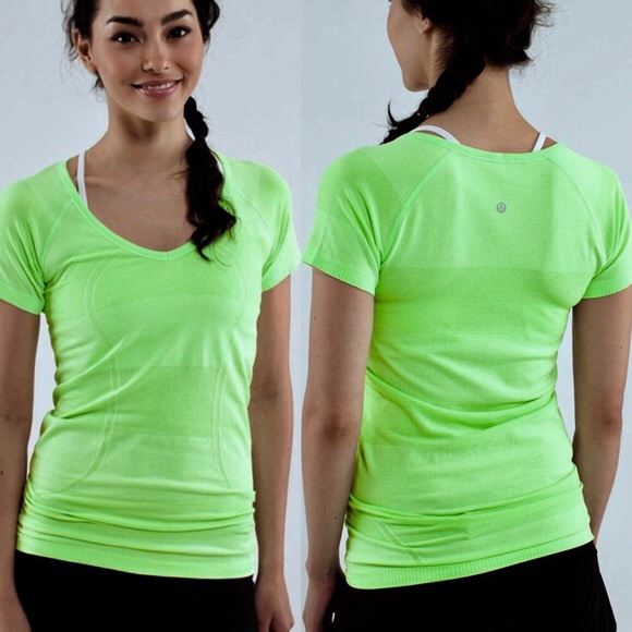 Lululemon Run: Swiftly Tech Short Sleeve V-Neck - Picture 11 of 12